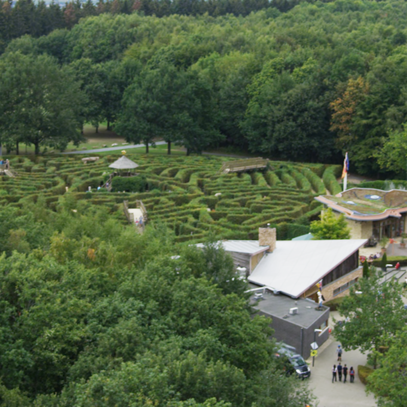 Luchtfoto van drielandenpunt inclusief labyrint