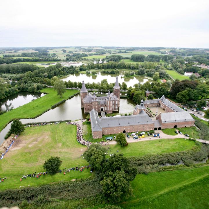 Lucht van Kasteel Hoensbroek.