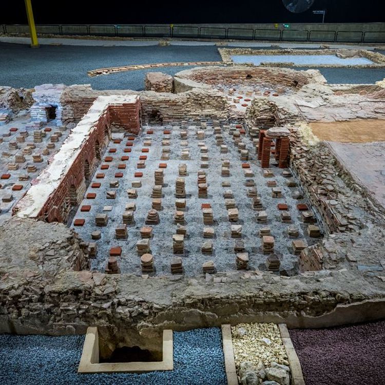 Zicht op de opgraving van het Badhuis in het Romeinse Museum Heerlen