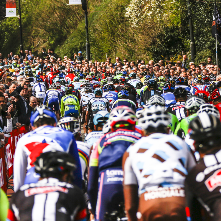 Amstel Gold Race Peloton Op Cauberg