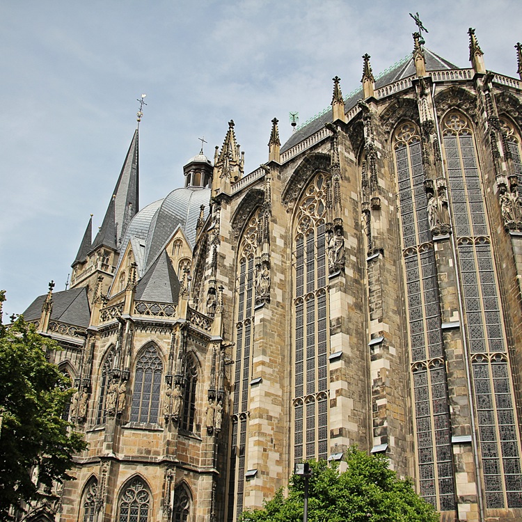 Close-up van de Dom in Aken