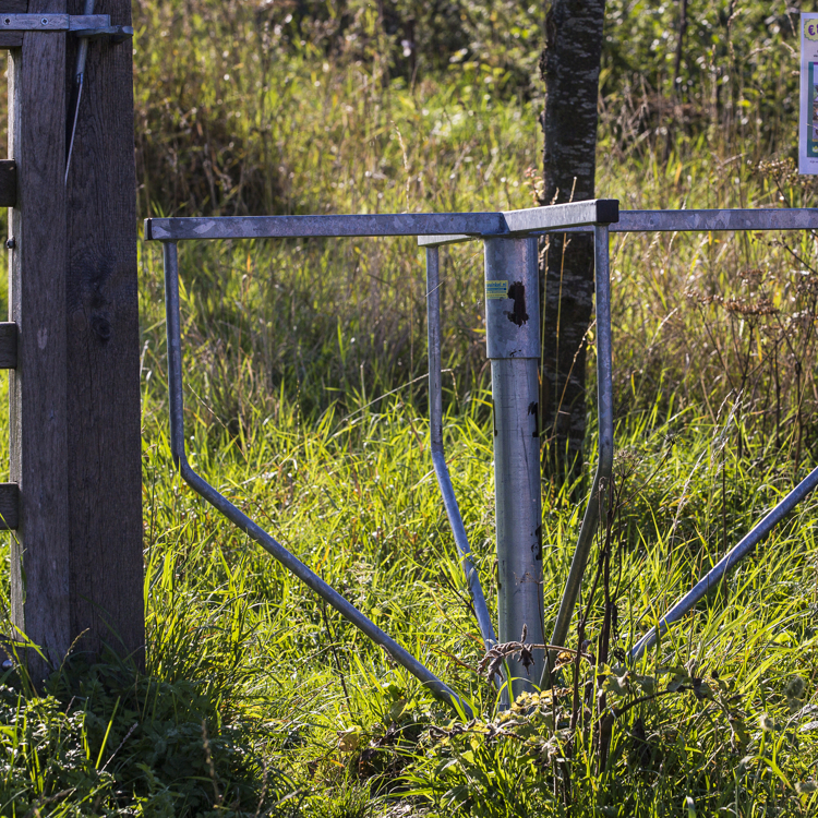 Detailfoto van een stegelke (draaihekje) naar een natuurgebied