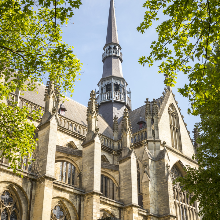 Aanzicht van Basiliek Meerssen