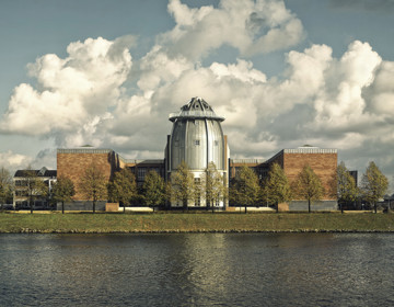 Zicht op het Bonnefantenmuseum Maastricht