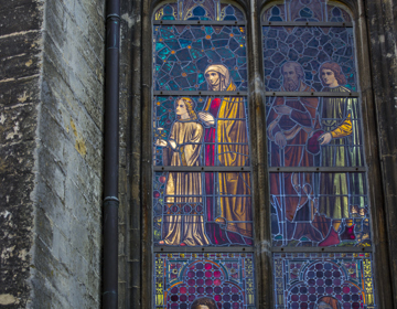 Glas in lood raam in de Basiliek Meerssen