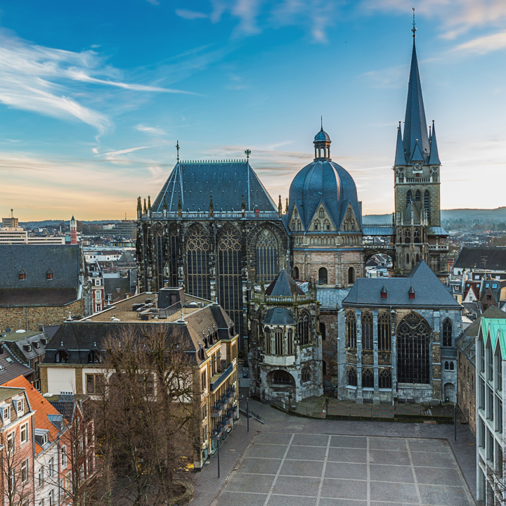 Dom Aachen in het hart van de Duitse stad Aken