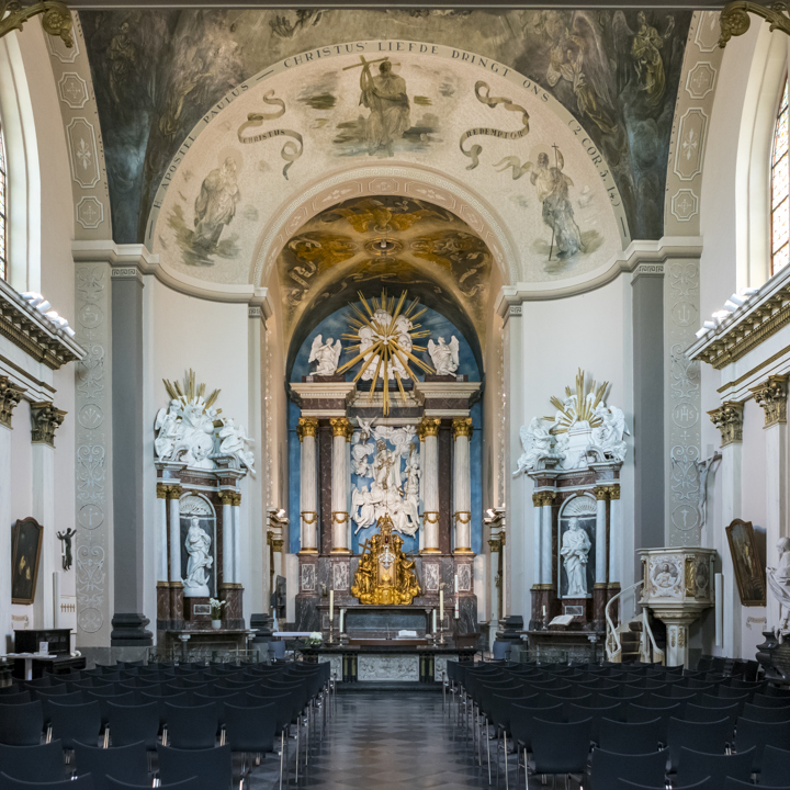 Klooster Wittem, in de kerk met zicht op het altaar