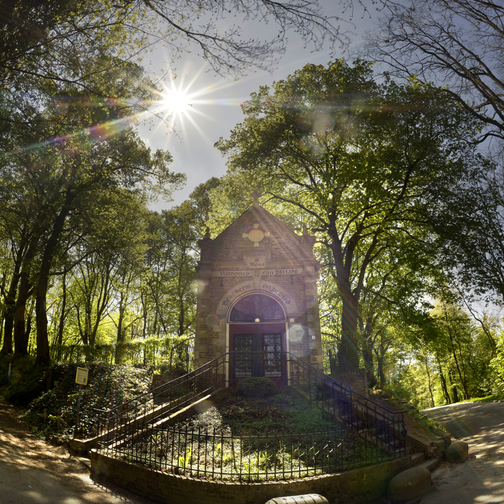 De Sint Rosakapel midden in het bos op de Kollenberg in Sittard