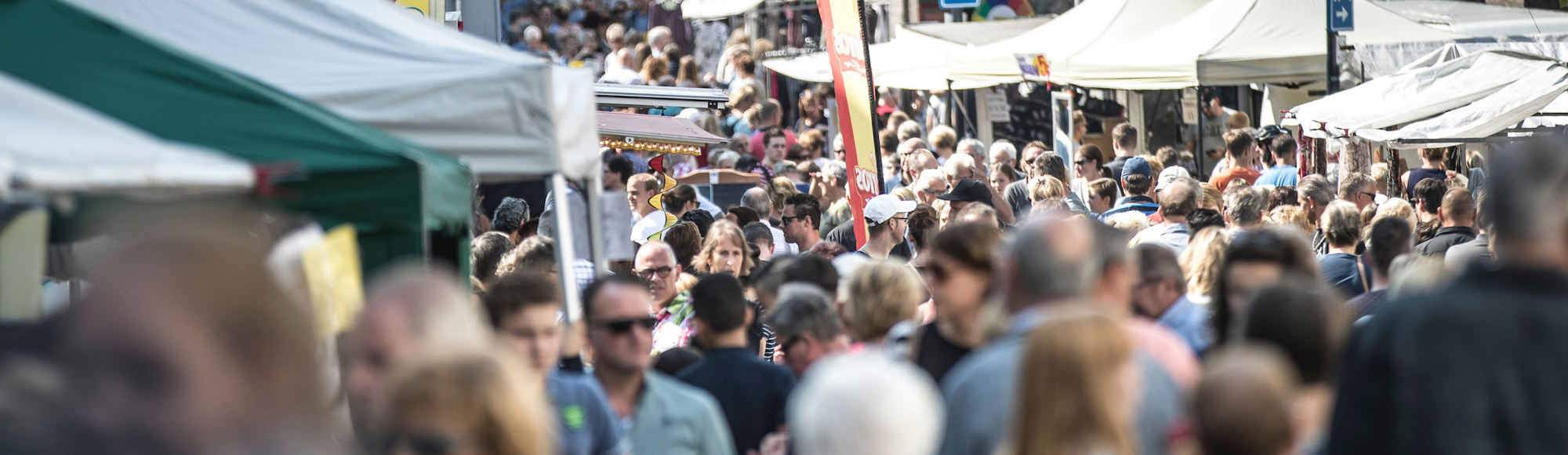 Een heel erg drukbezochte jaarmarkt in Meerssen