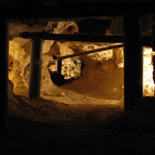 Een prehistorische schacht in de Vuursteenmijn in Rijckholt
