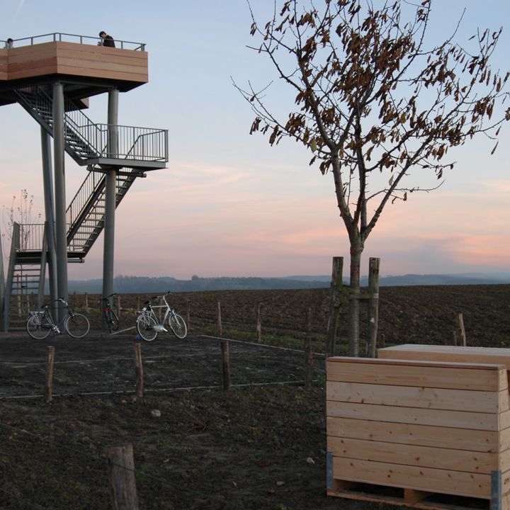 Uitzichtsplatform bij Mesch in de avonduren