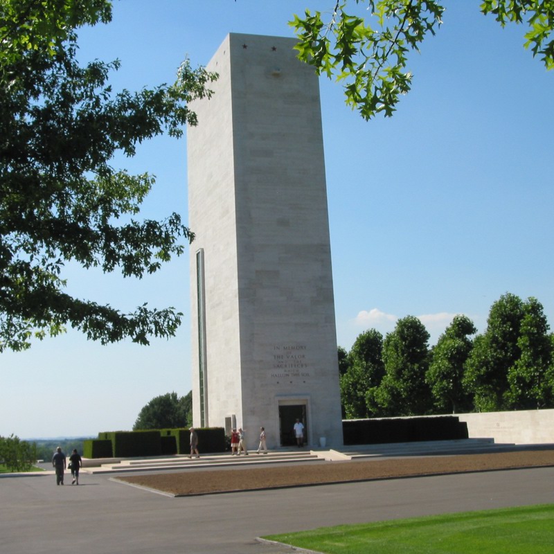 Amerikaanse Begraafplaats met zicht op Toren