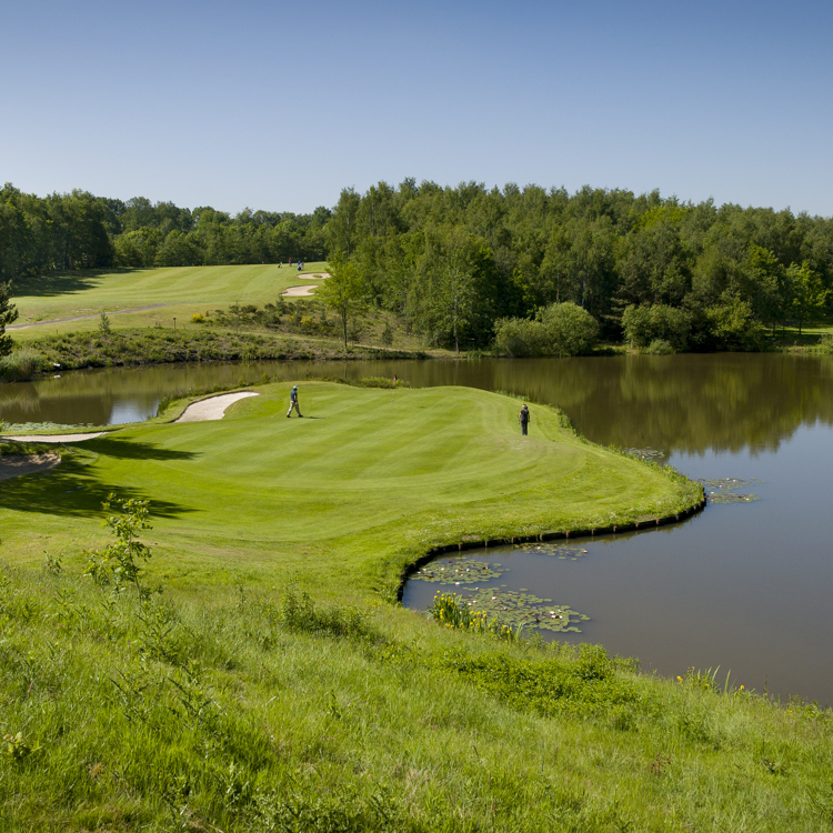 De golfbaan langs het water bij de Brunssummerheide