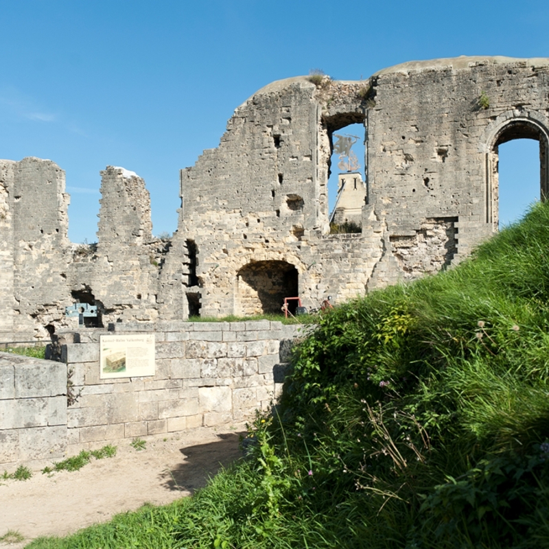 Zij Aanzicht Kasteel Ruïne Valkenburg Met Engel windvaan 