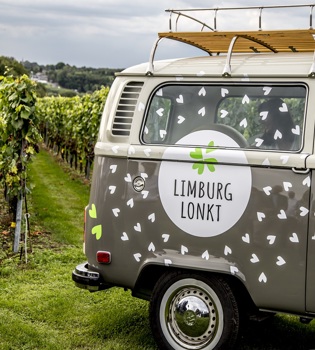Limburg Lonkt bus in een wijngaard