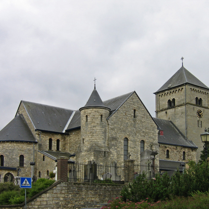 Sint Remigiuskerk, gelegen op het hoogste punt van Klimmen
