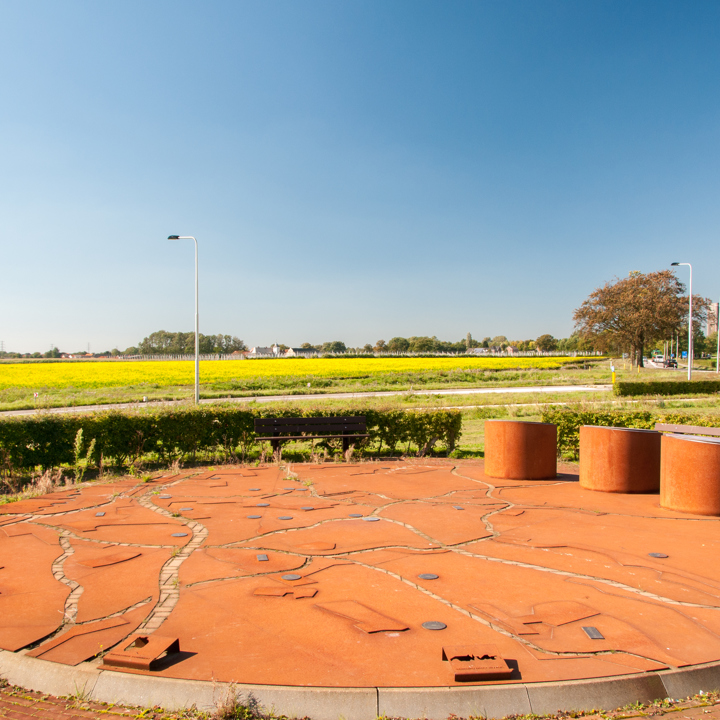 Zicht op het Archeologisch Rustpunt Steenland bij Schimmert.