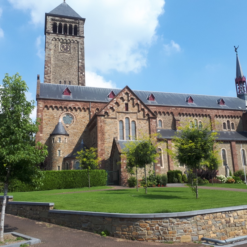 Buitenaanzicht van de Martinuskerk in Beek 