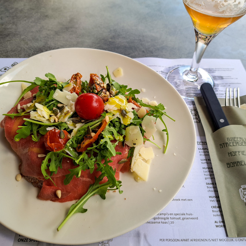 Lunch bij Brasserie Bie de Groeve in Meerssen