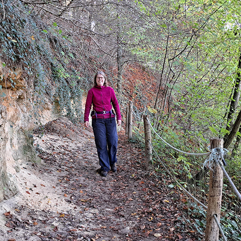 Wandelboswachter Ellen op pad in natuurgebied Ingendael