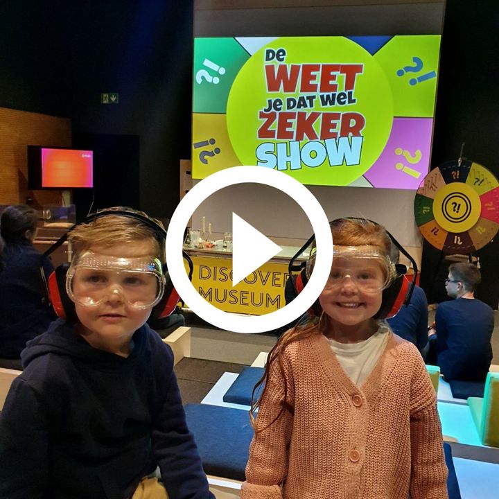 Pip en Soof zijn enthousiast bij de weet je dat wel zeker show van Discovery Museum