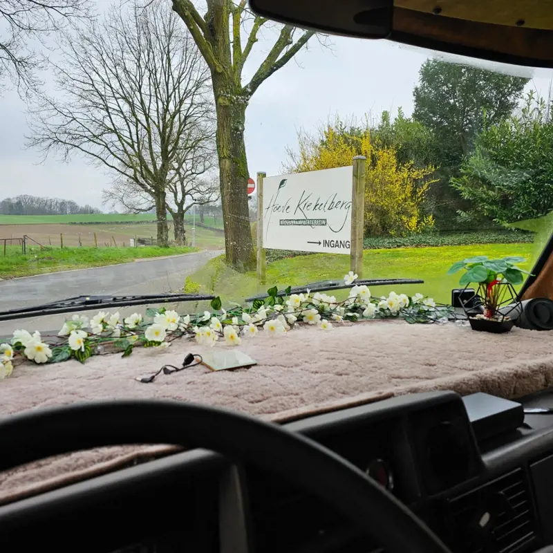 Hoeve Krekelberg Ingangsbord Gezien Van Achter Het Stuur