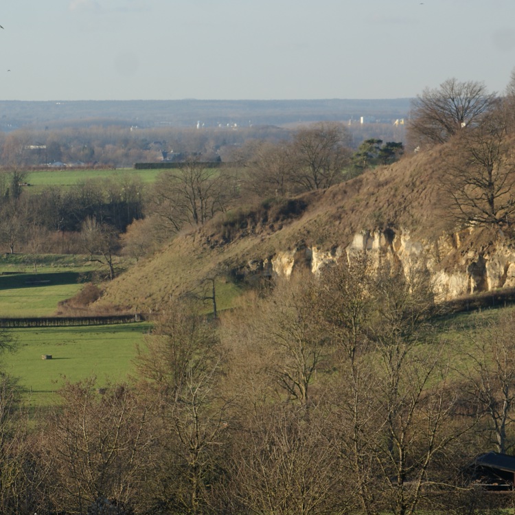 Landschap met mergel rotswanden